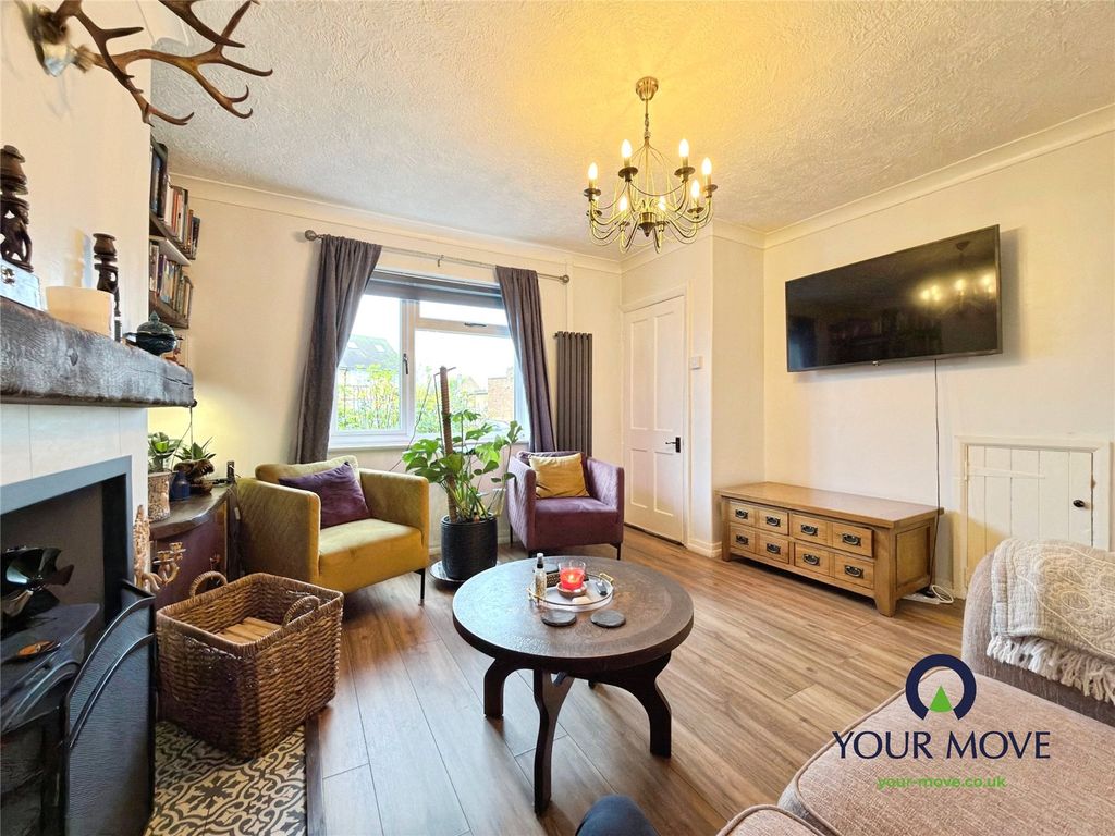 Property photo 2 of 14 Lounge