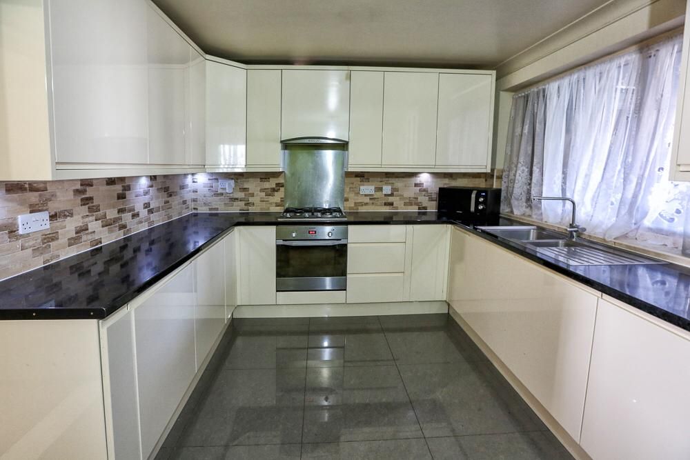 Property photo 2 of 14 Photo 5