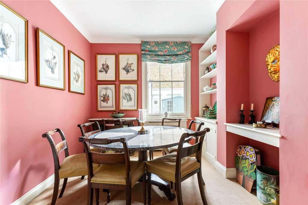 Property photo 2 of 12 Dining / Bedroom