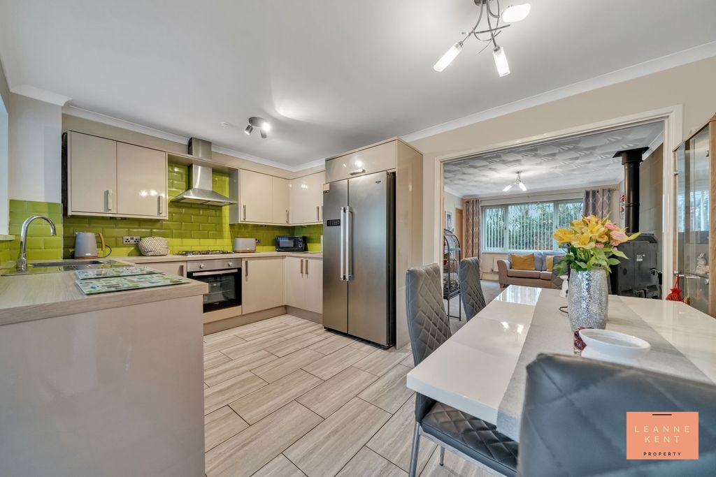 Property photo 3 of 36