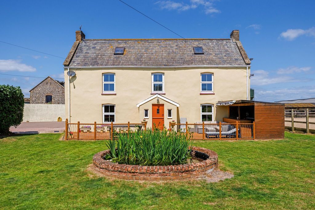 Property photo 1 of 29 External