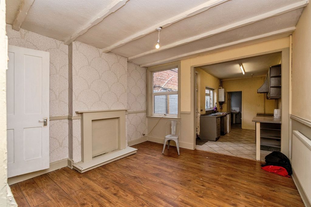 Property photo 3 of 13