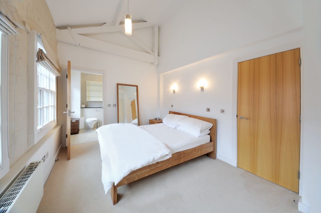 Property photo 3 of 9 Photo 05