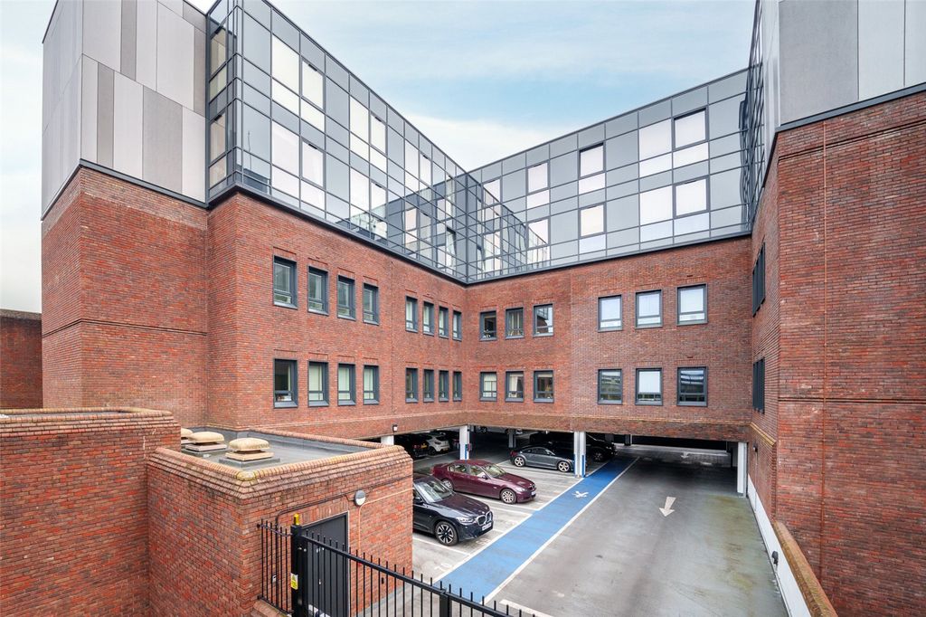 Property photo 1 of 12 Picture No. 16