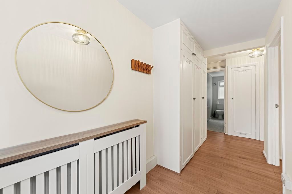 Property photo 2 of 14 Hallway