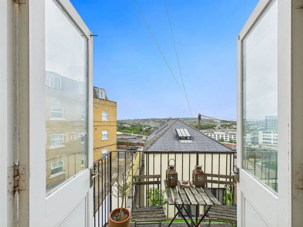 Property photo 2 of 13 Cam03987G0-Pr0164-Still008_1752749288741