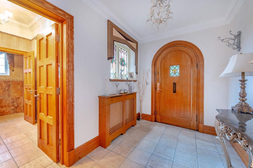 Property photo 1 of 3