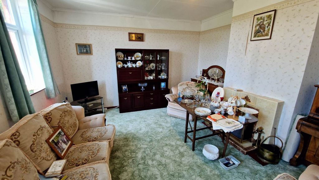 Property photo 3 of 21