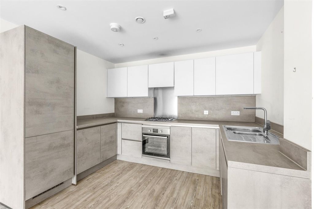 Property photo 3 of 15 Flat 19, Suffield Lodge Suffield Road, Hp11 2Fq-2.