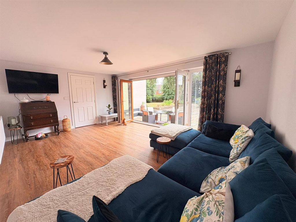 Property photo 2 of 34