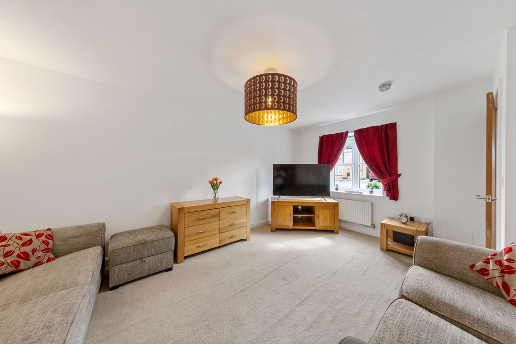 Property photo 2 of 26