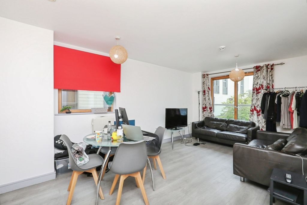 Property photo 3 of 11 Image 2