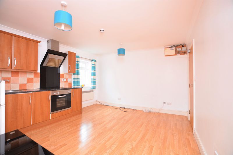 Property photo 2 of 8 Photo 5