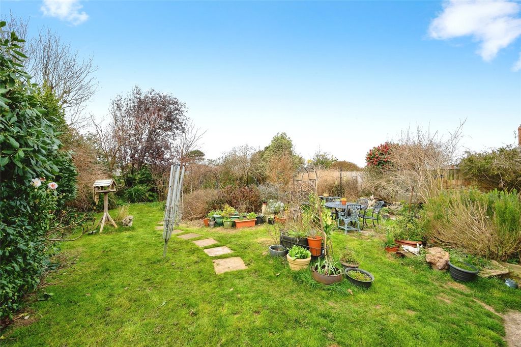 Property photo 2 of 37 Picture No. 03
