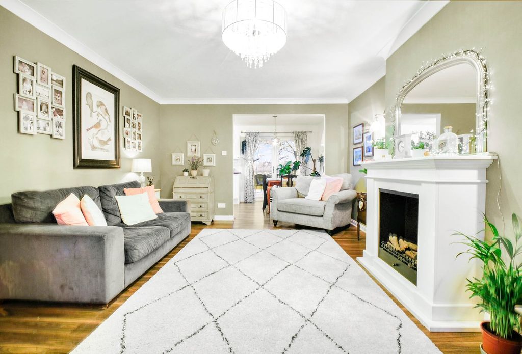 Property photo 3 of 31