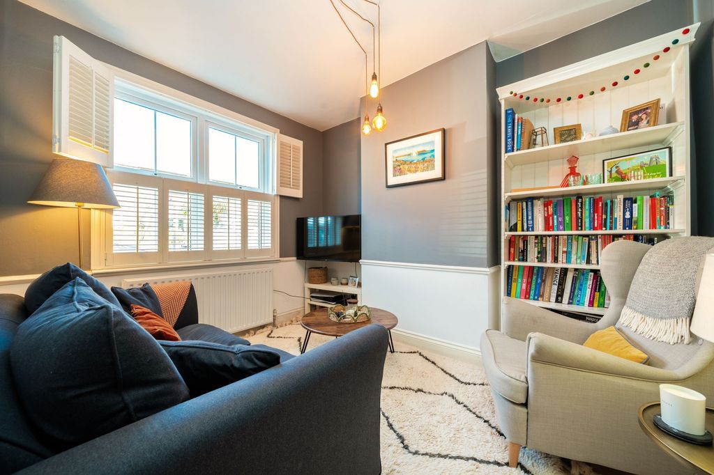 Property photo 3 of 10