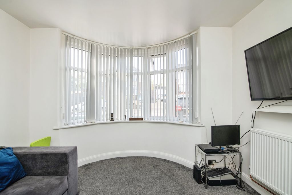 Property photo 3 of 15 Living Room