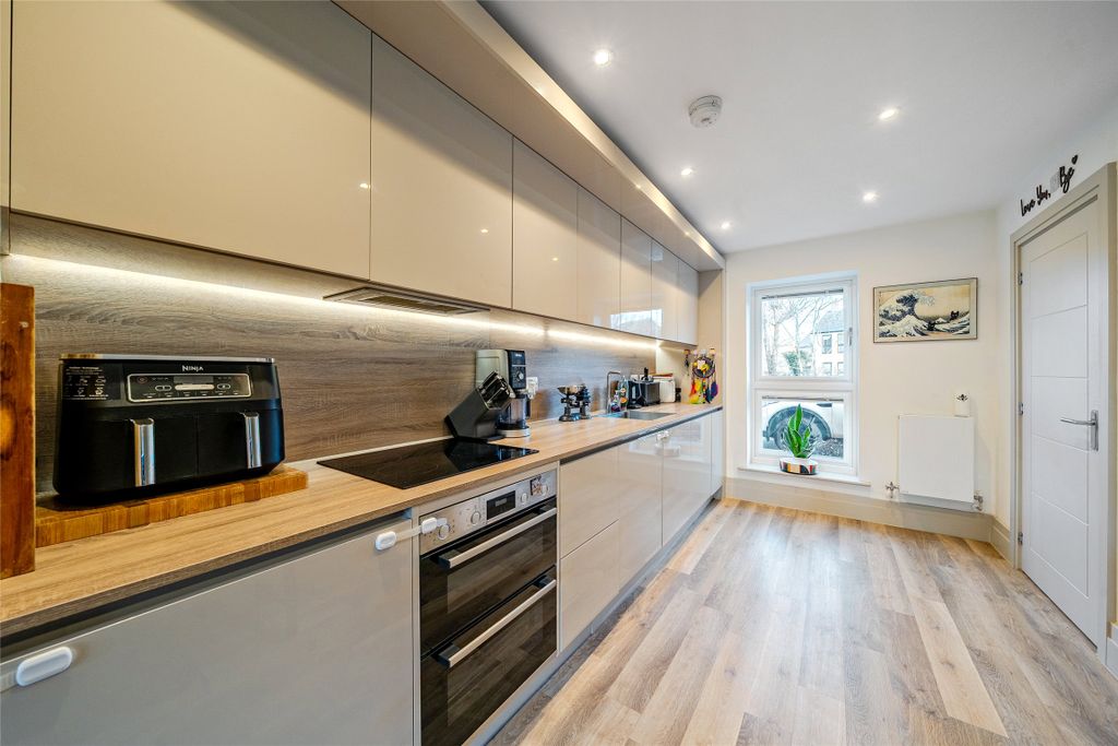 Property photo 2 of 12 Picture No. 26