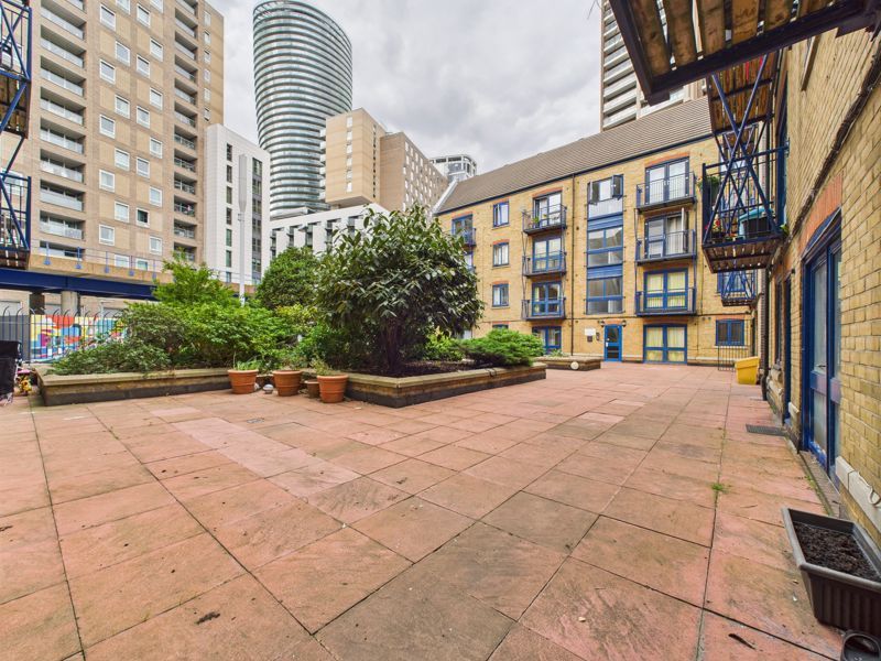 Property photo 2 of 9 Photo 8