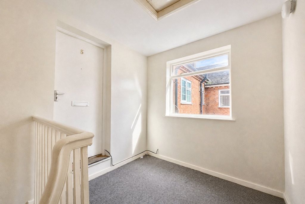 Property photo 2 of 17 Picture No. 14