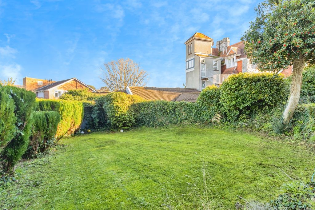 Property photo 3 of 32