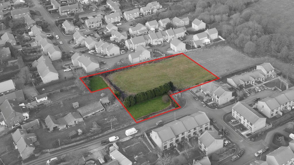 Property photo 1 of 6 Burnistondroneimageredline