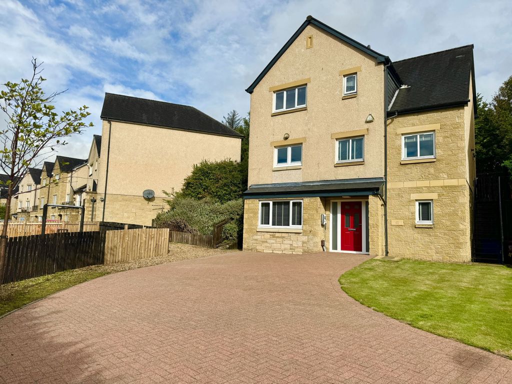 Property photo 1 of 34