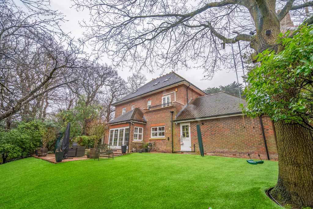 Property photo 2 of 13