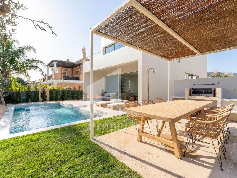 Property photo 2 of 34