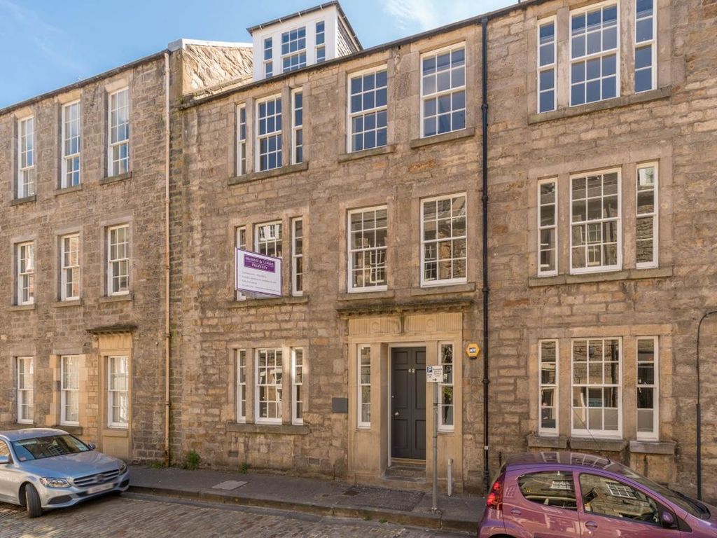 Property photo 1 of 7 45542_Thistle_St_001