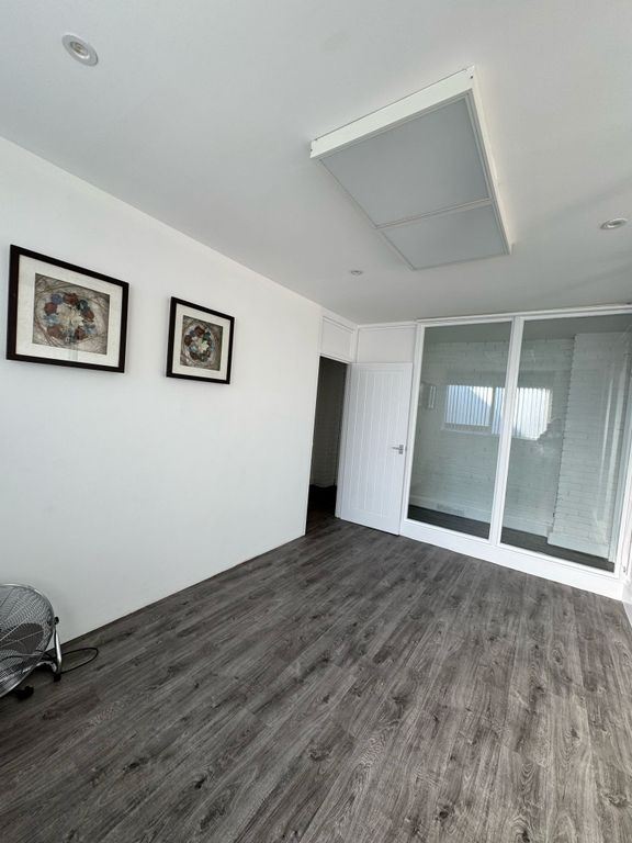 Property photo 2 of 3