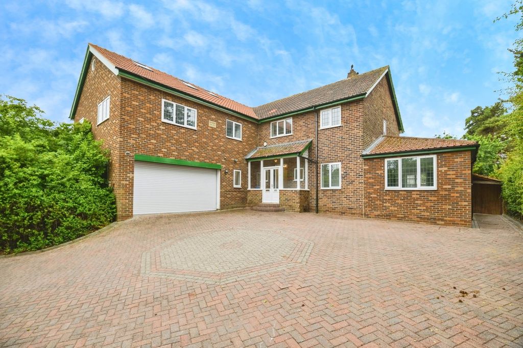 Property photo 1 of 33