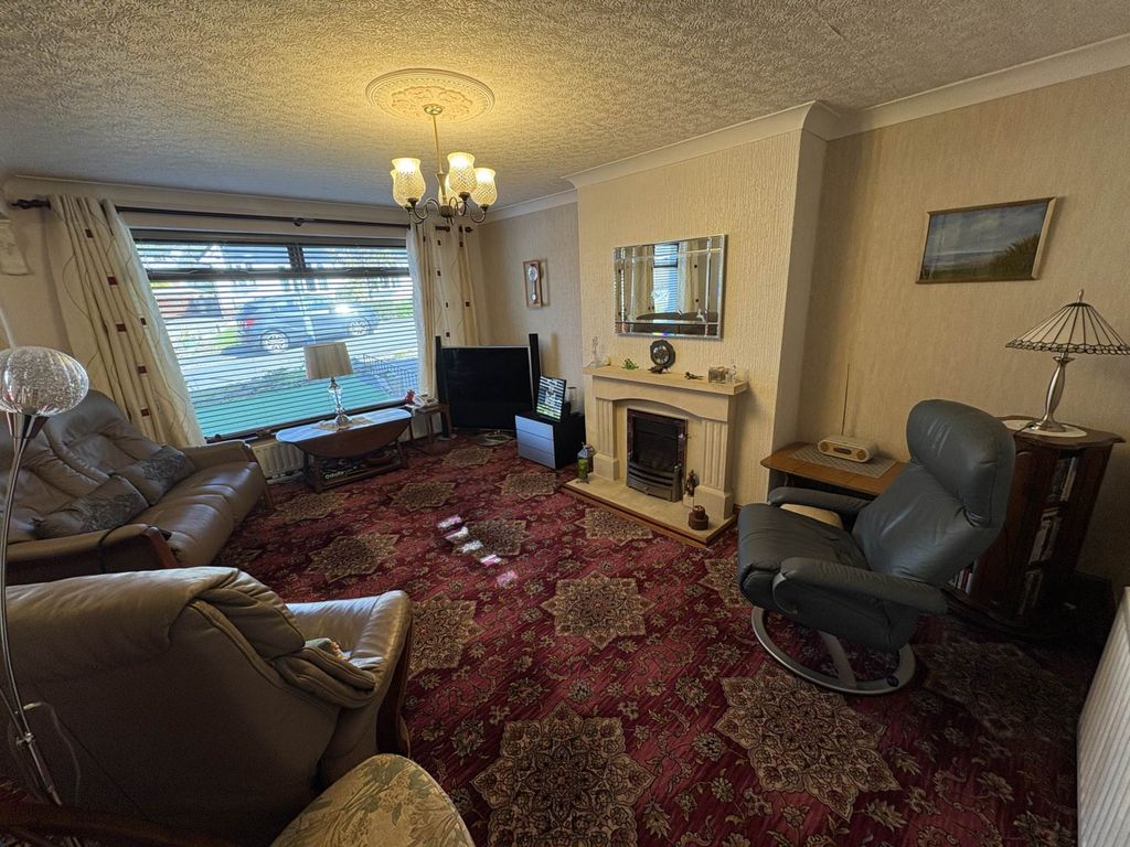 Property photo 3 of 25