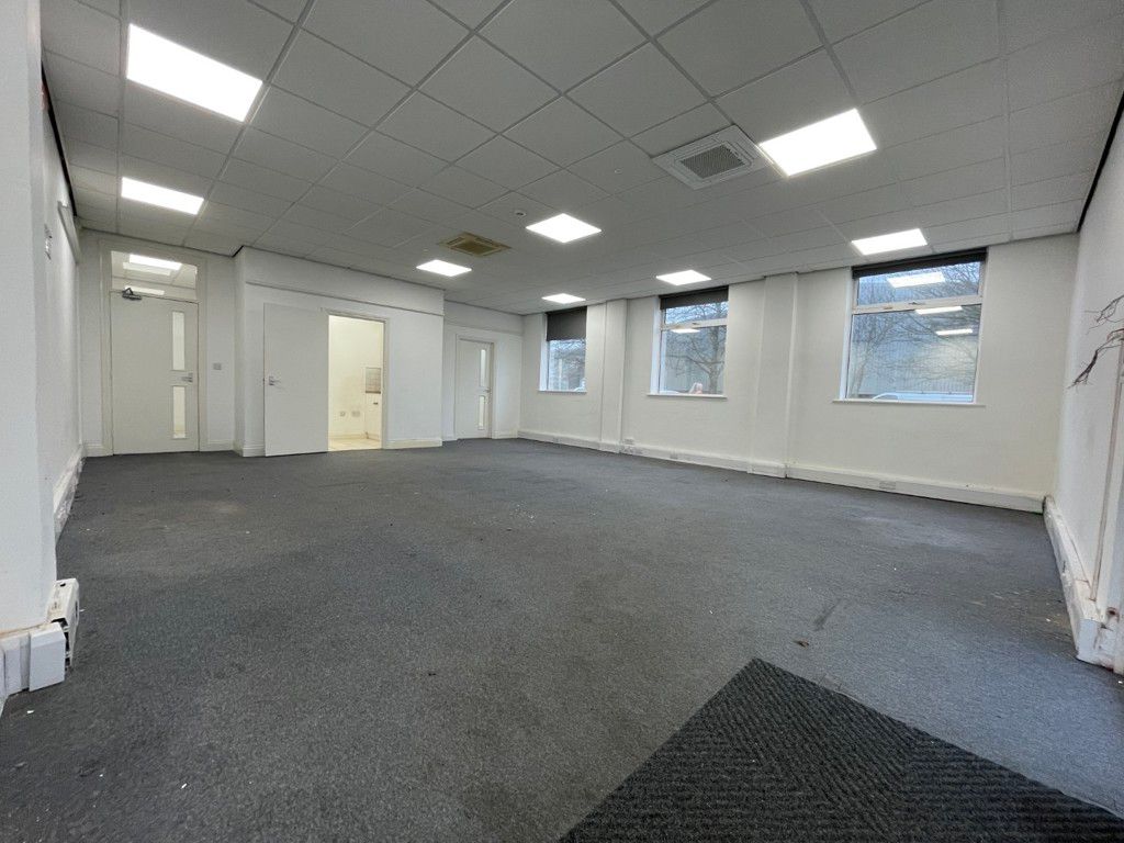 Property photo 3 of 11 Photo 6