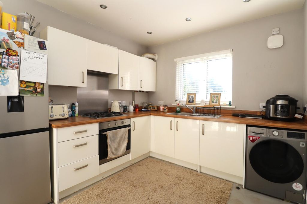 Property photo 2 of 13 Kitchen