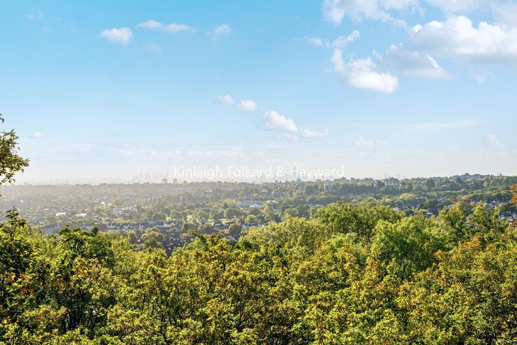 Property photo 2 of 18 Picture No. 53