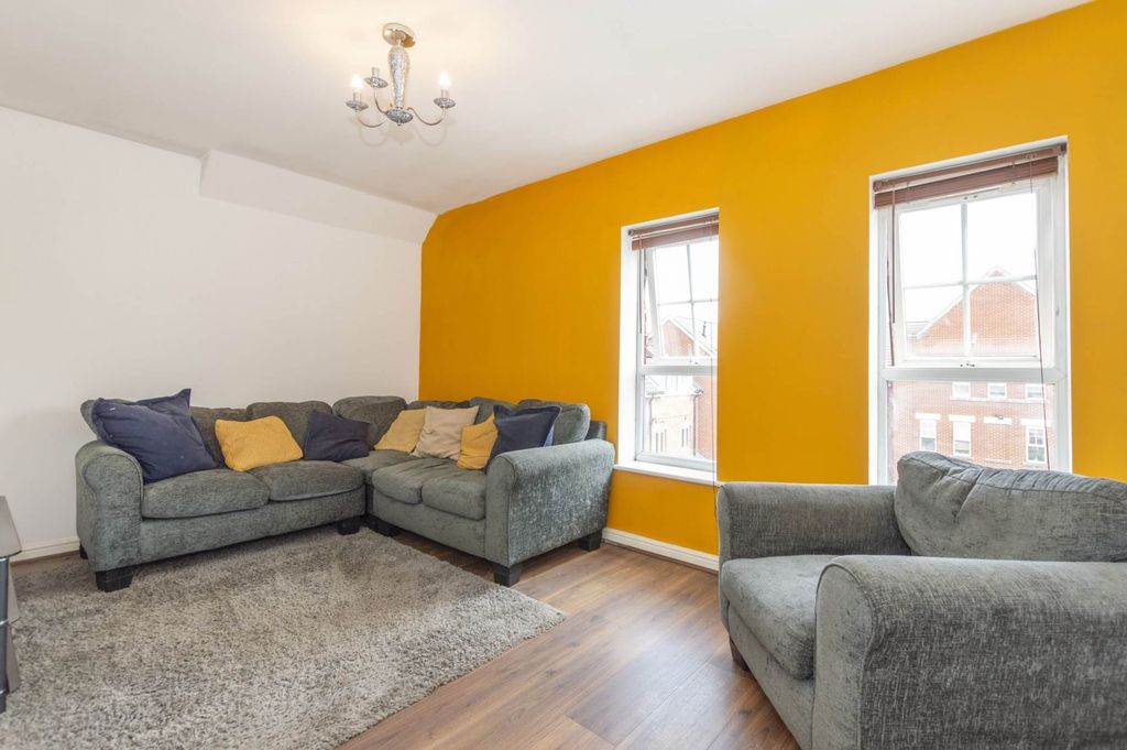 Property photo 2 of 12