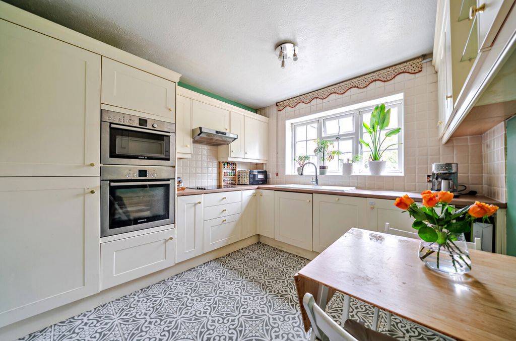 Property photo 2 of 13 1458323-5-6A071Db...