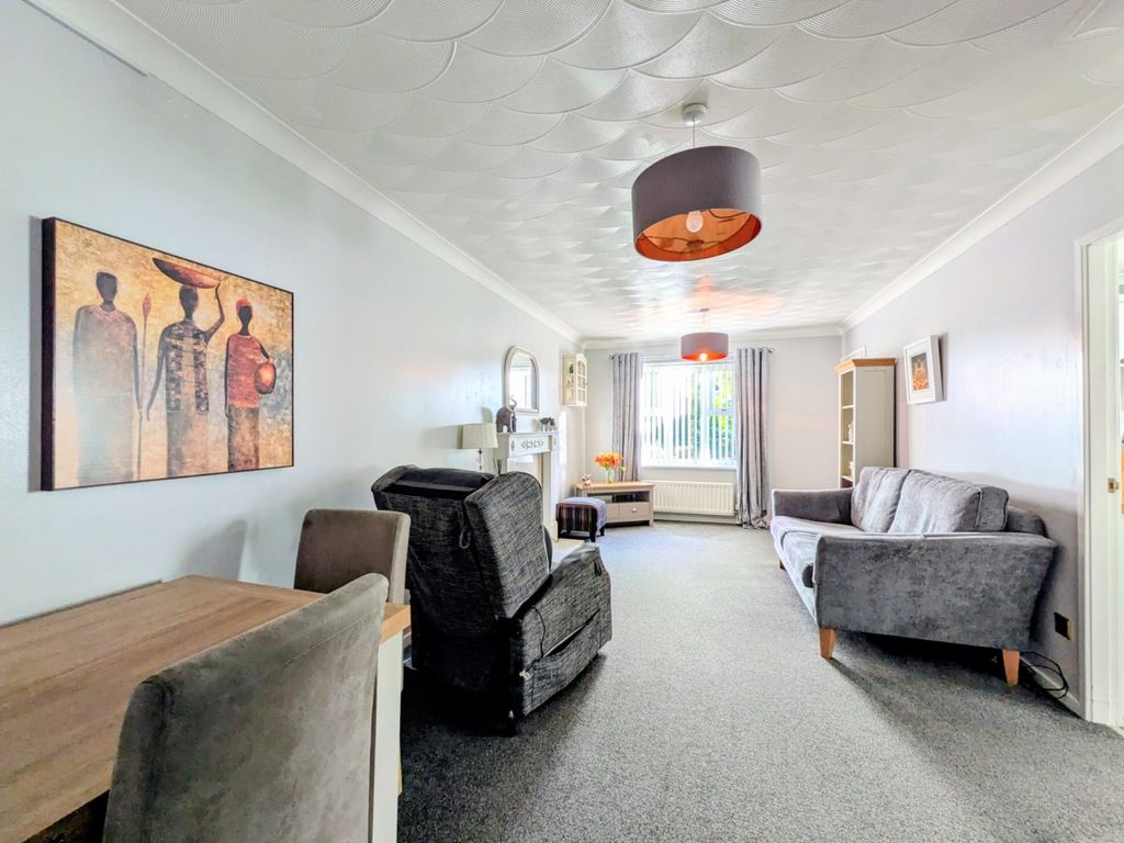 Property photo 3 of 10 561A9E34-67Da-4c05-A70F-5577c9046102