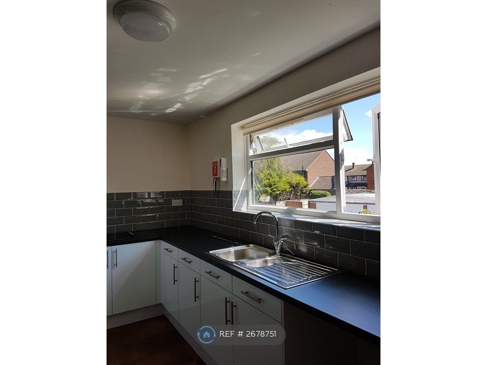 Property photo 2 of 14 Kitchen