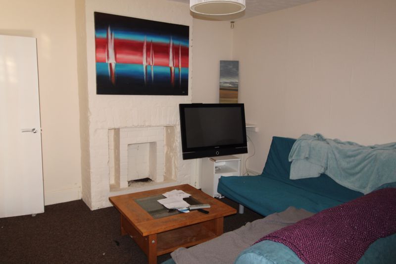 Property photo 3 of 11 Photo 8