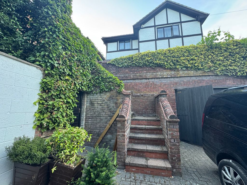 Property photo 2 of 42