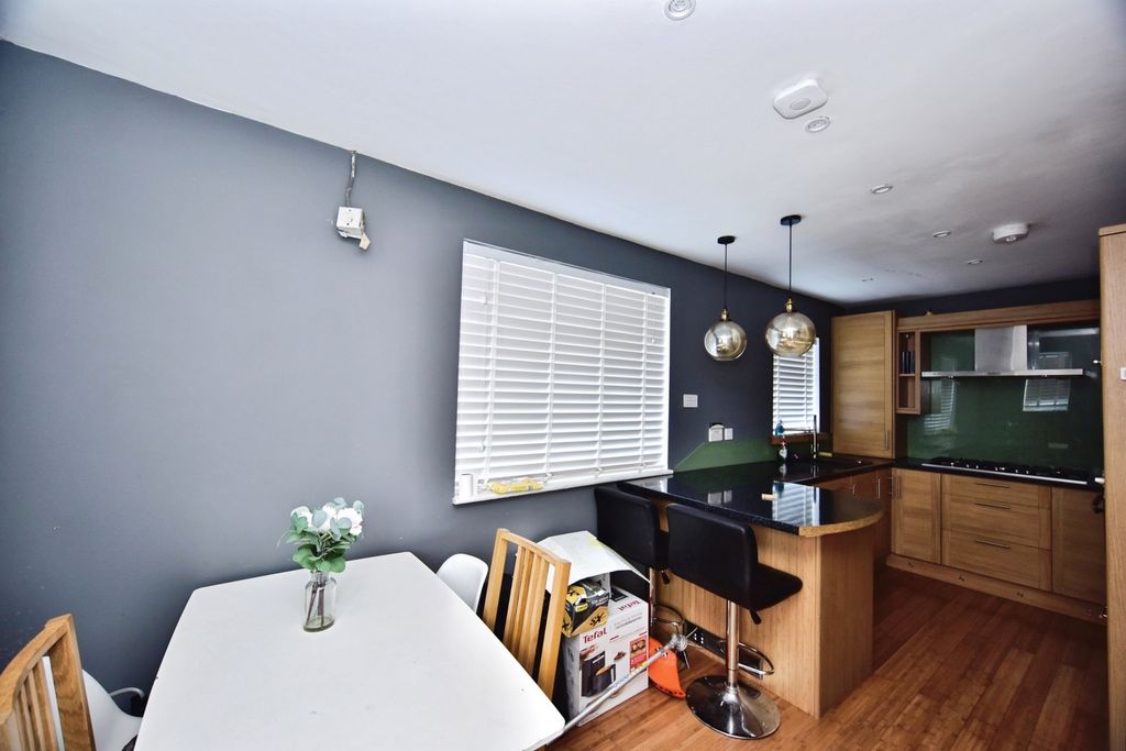 Property photo 3 of 13 Photo