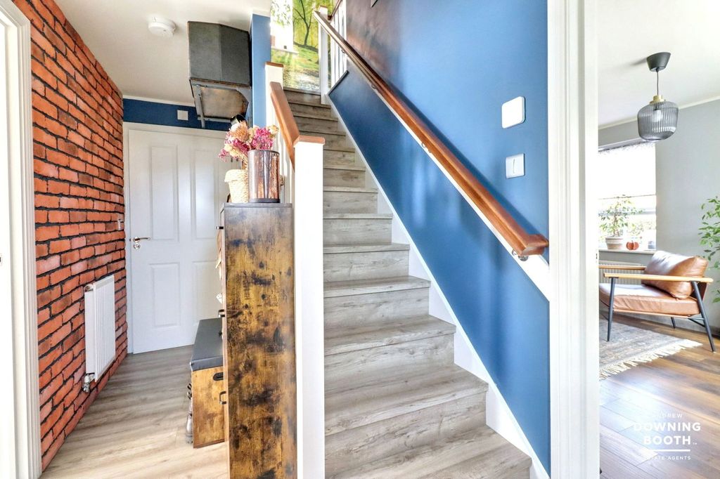 Property photo 3 of 25