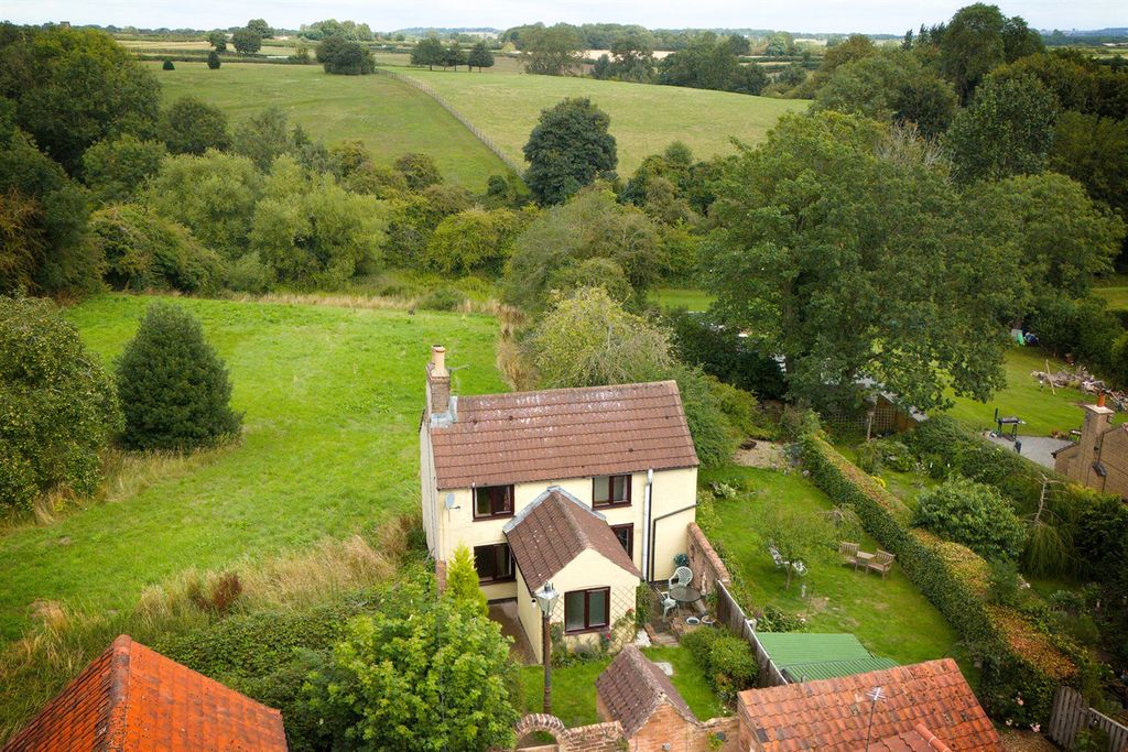 Property photo 1 of 29 Holwell