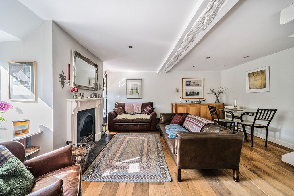 Property photo 1 of 21
