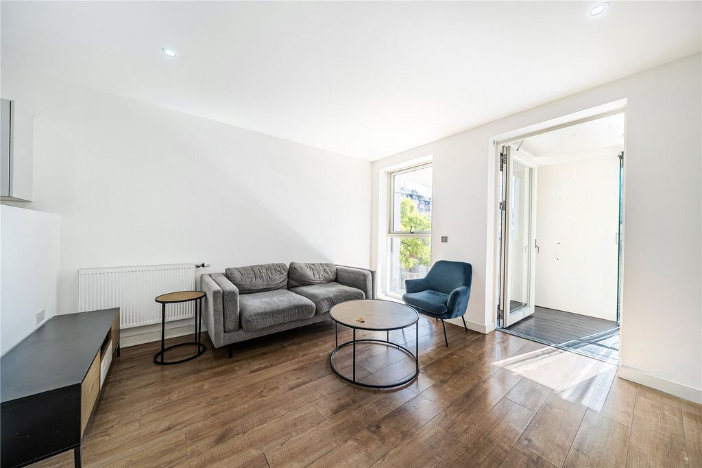 Property photo 2 of 18 Picture No. 30