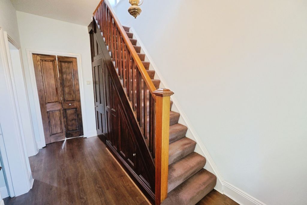 Property photo 2 of 16 Pbox-Img.Jpg