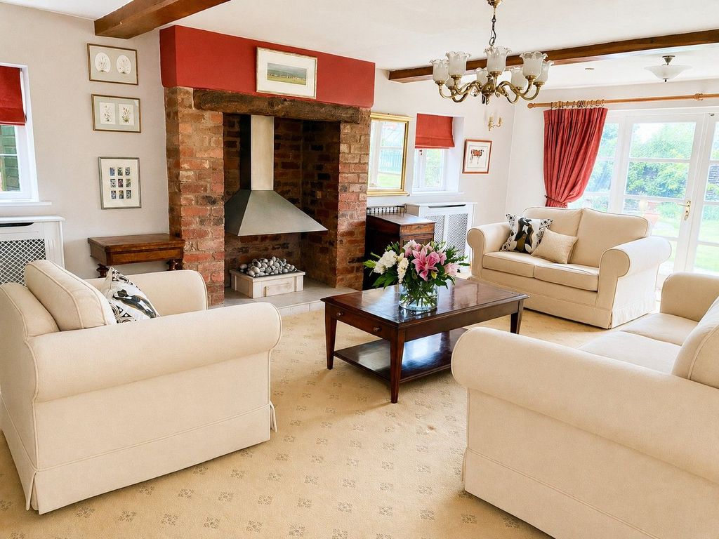 Property photo 2 of 34