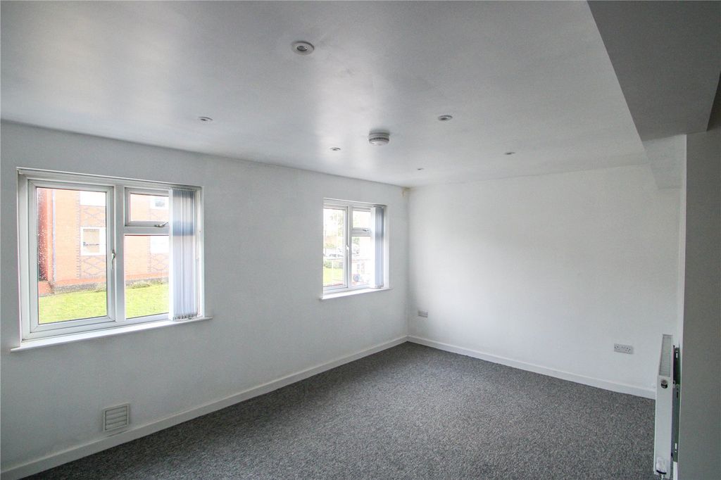 Property photo 2 of 12 Picture No. 14